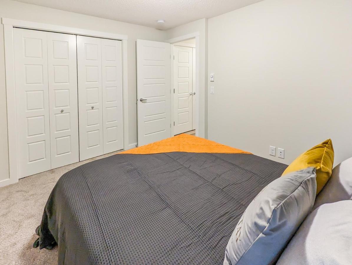 Globalstay New Apartments In Cranbrook Free Street Parking YYC Buitenkant foto