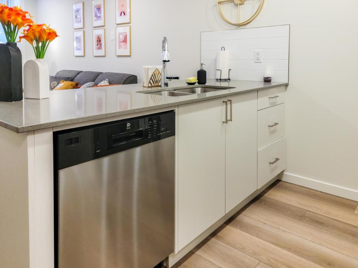 Globalstay New Apartments In Cranbrook Free Street Parking YYC Buitenkant foto