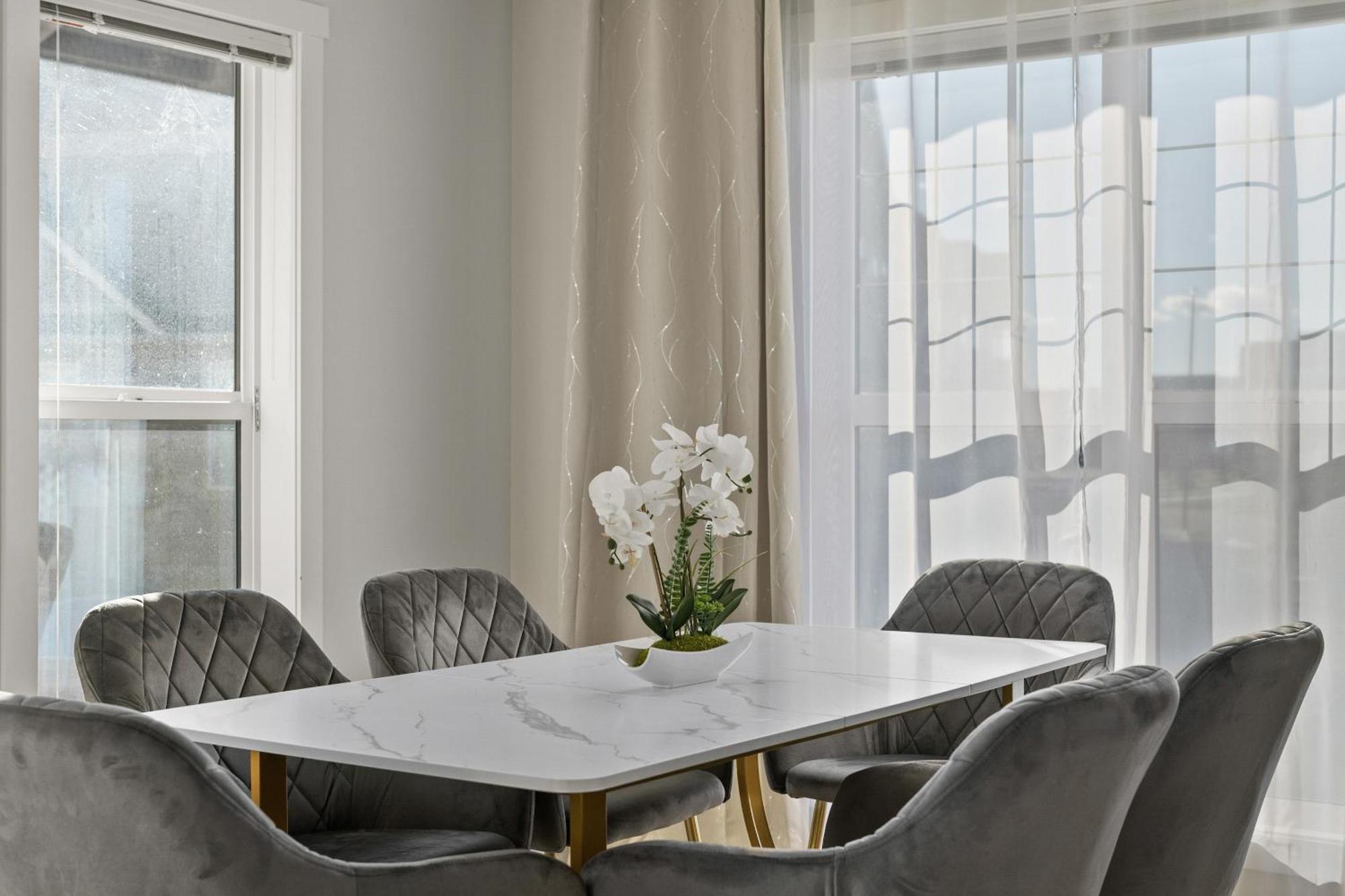 Globalstay New Apartments In Cranbrook Free Street Parking YYC Buitenkant foto
